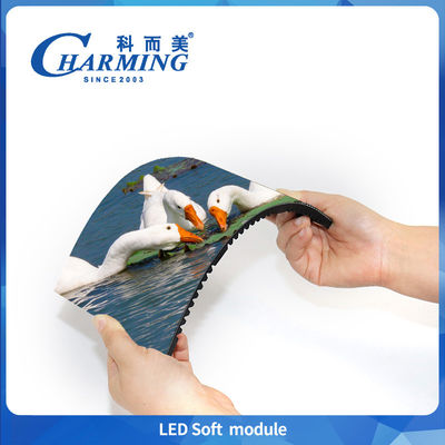 Produit de l'usine P4 Panneau flexible 16 bits Micro pleine couleur 3d courbe 4k Affichage vidéo intérieur Événement publicitaire commercial Écran LED 6W